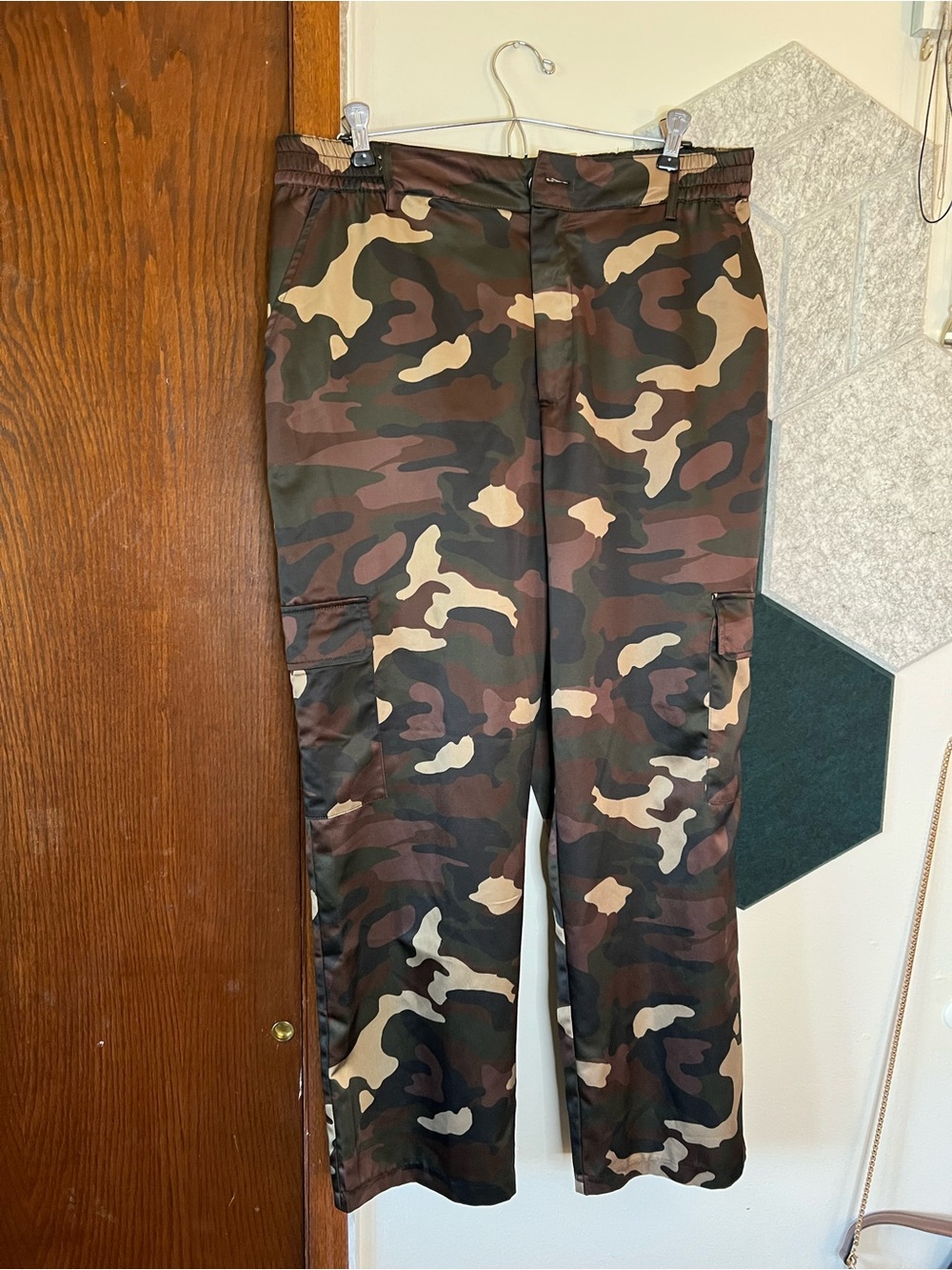 Bar III Men's Camouflage Cargo Pants - Brown & Green Camo